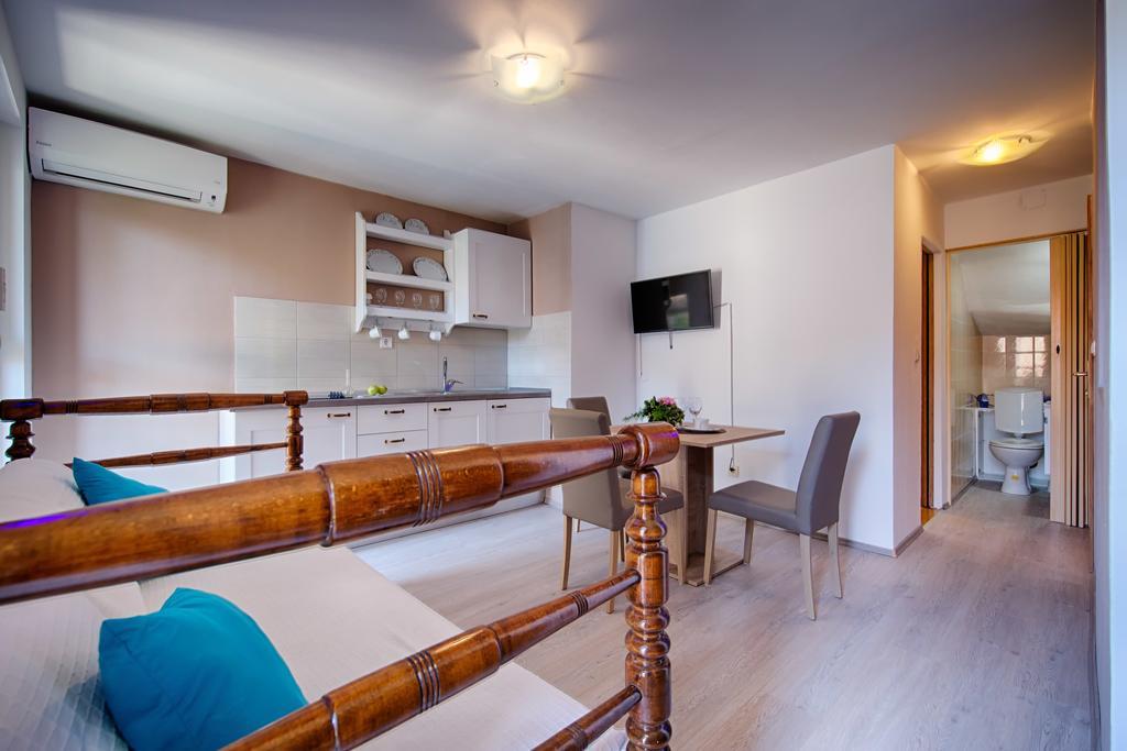 Apartments Villa Anka Komiža Eksteriør billede