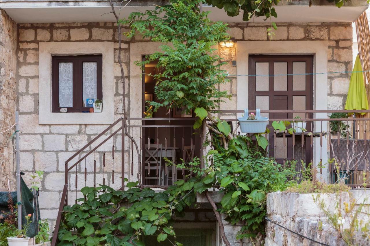 Apartments Villa Anka Komiža Eksteriør billede