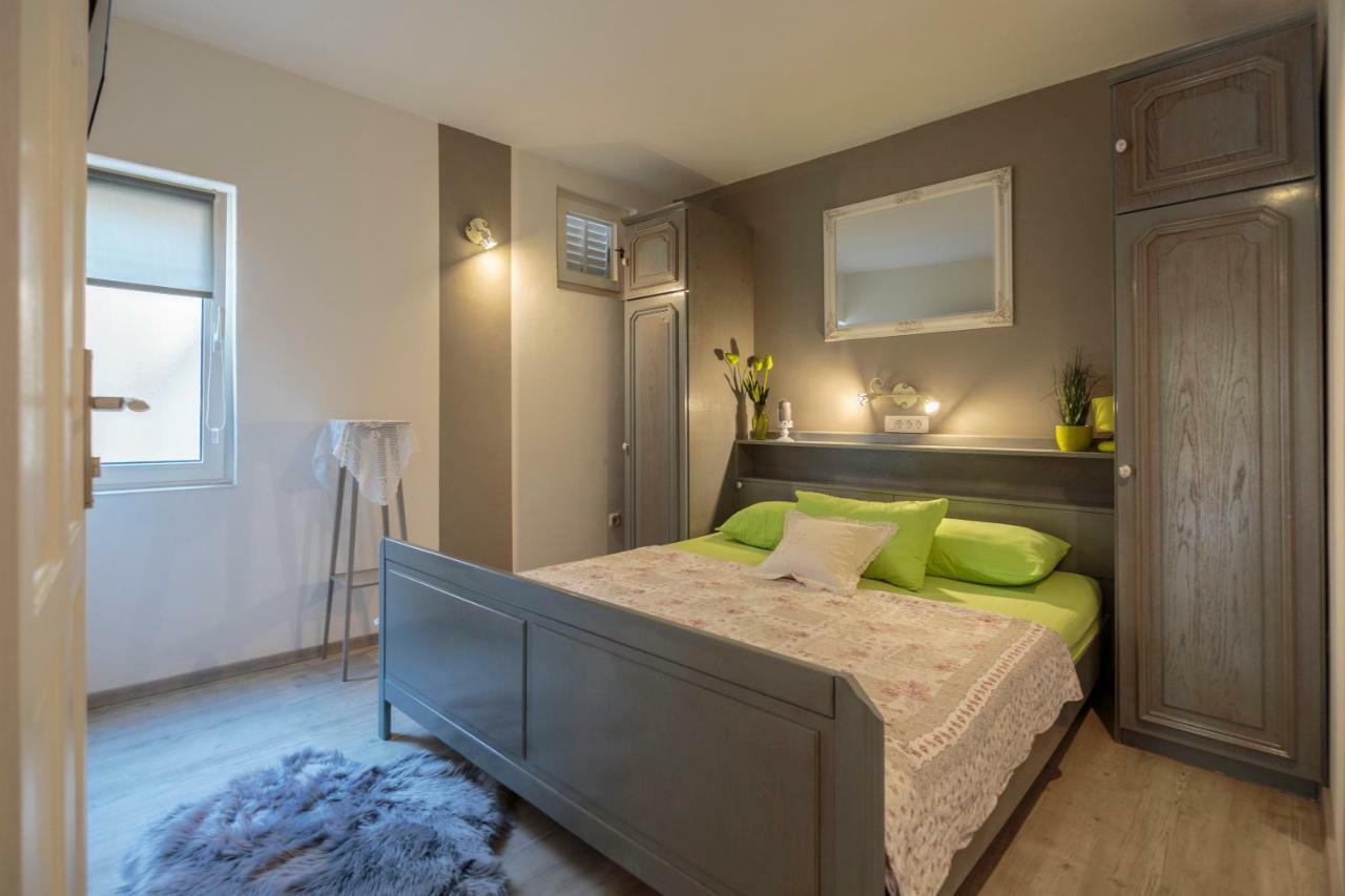 Apartments Villa Anka Komiža Eksteriør billede